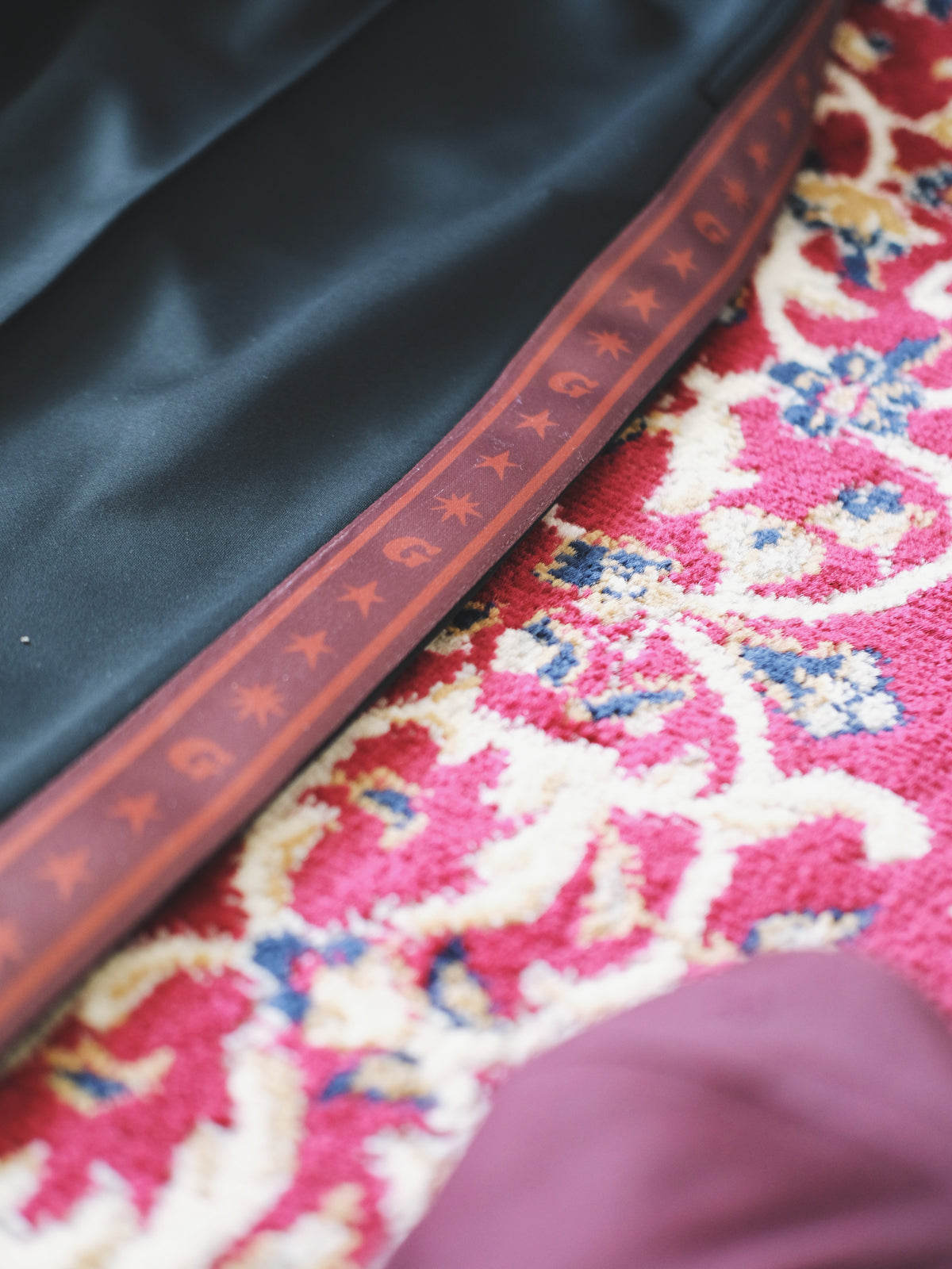 colour-black-brown-pnt-flatlay3