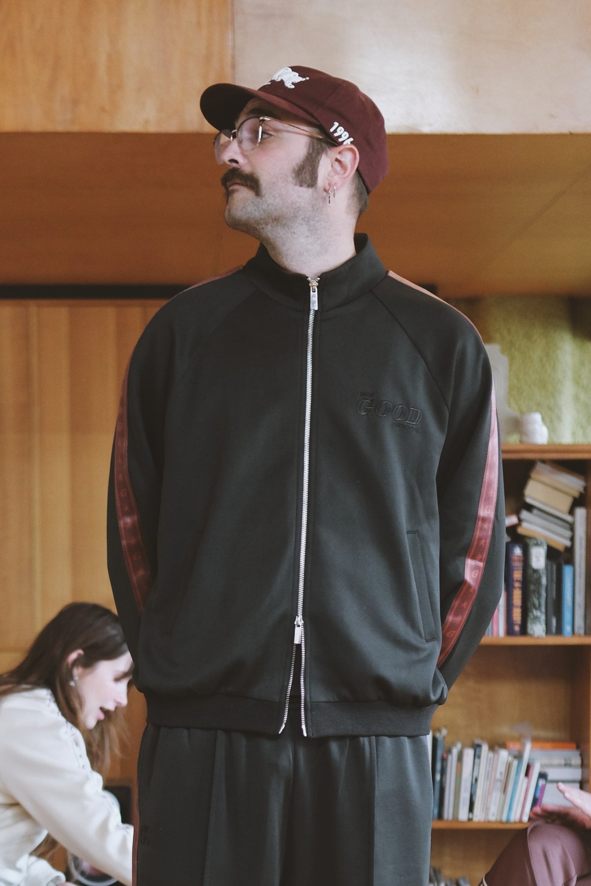 colour-black-brown-jkt front view
